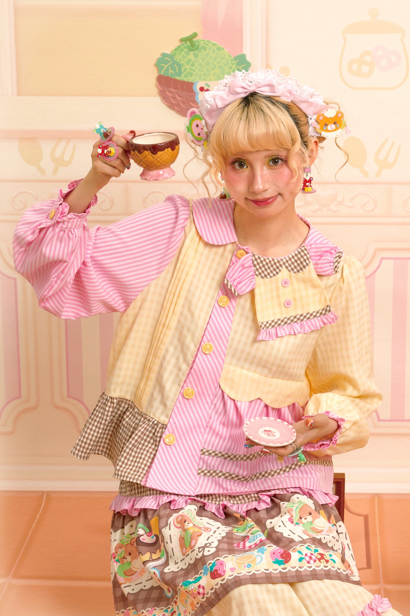 Original splicing deconstruction small clothing collar design pink and yellow shirt