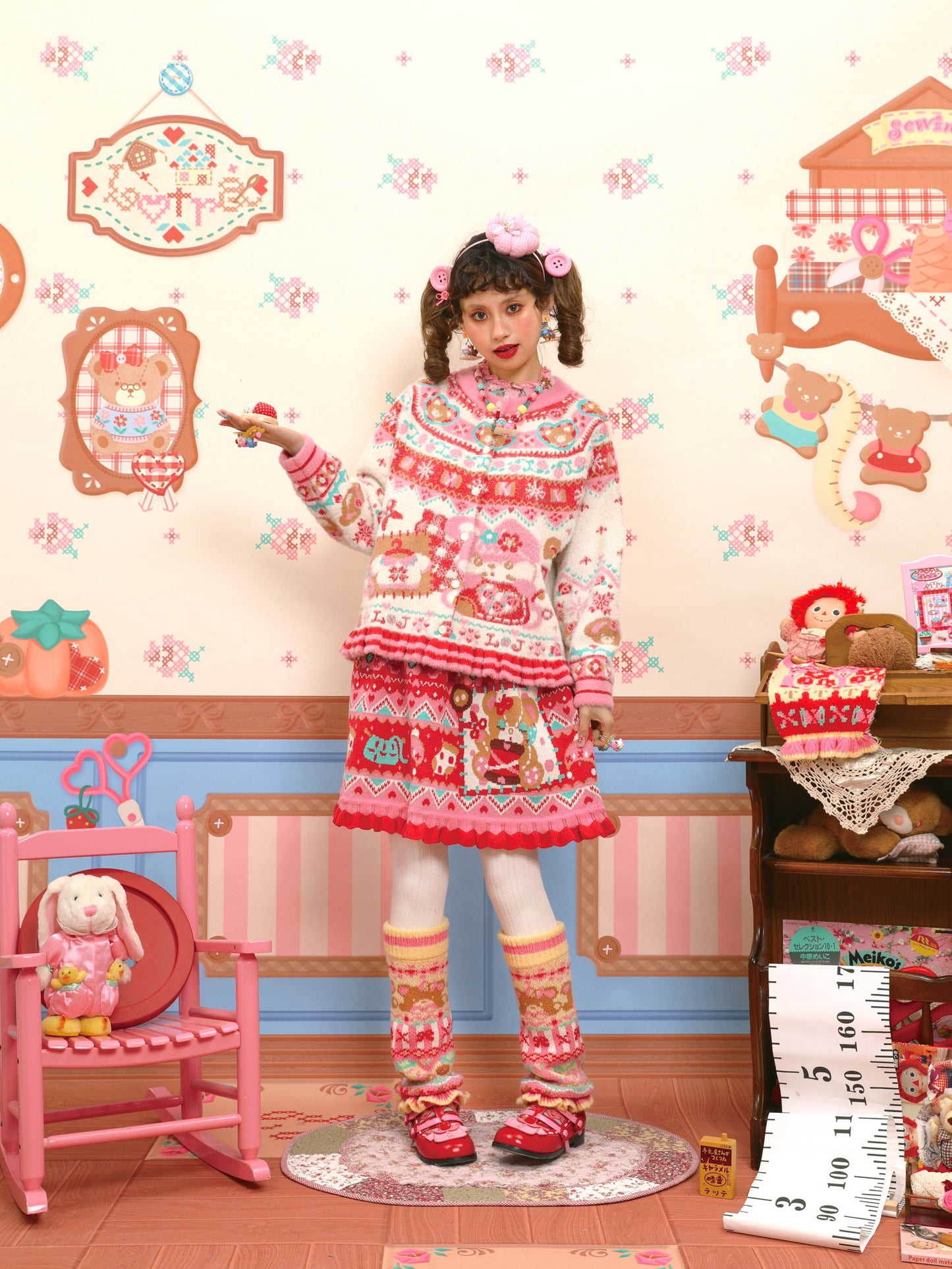 Red Fair Isle knitted bear motif versatile lace-trimmed short skirt