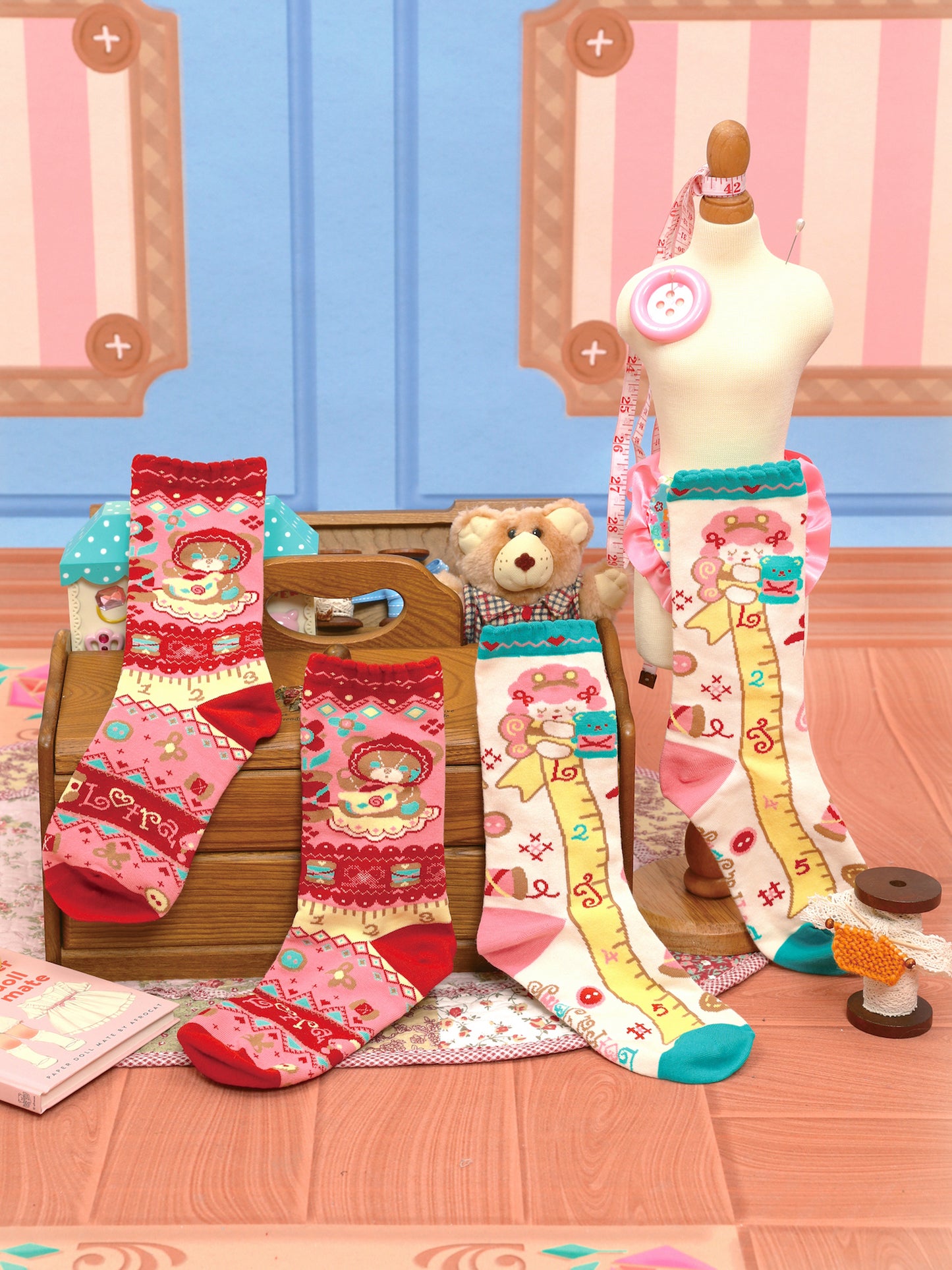 Original design red bear and blue-green sheep mid-calf cotton socks, two pairs per pack.