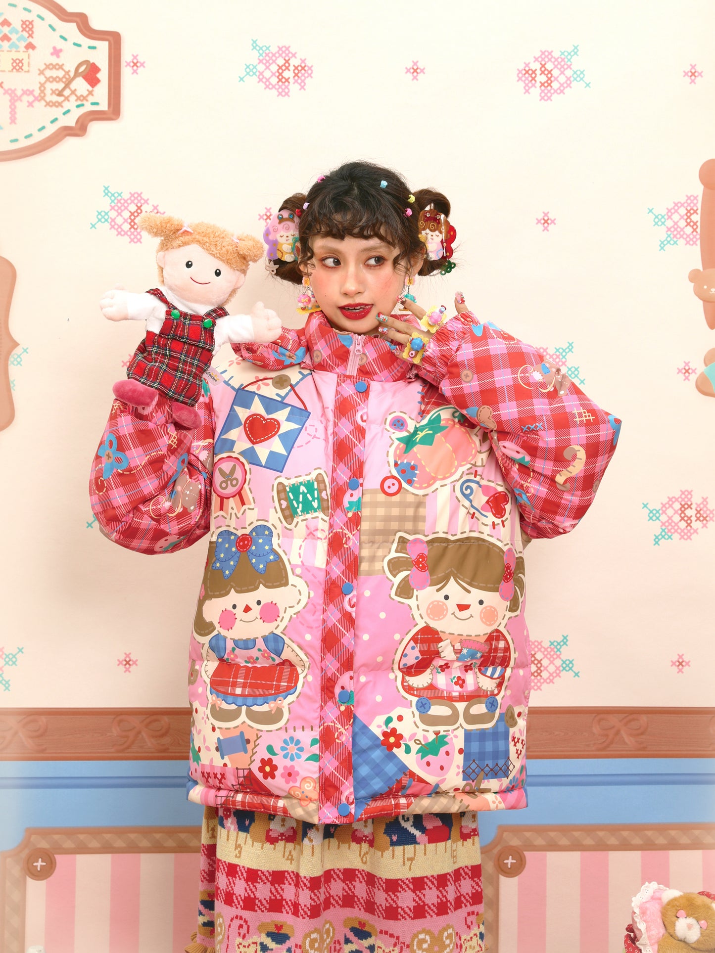 Original design, pink, warm hooded jacket, 90% white duck down filling.