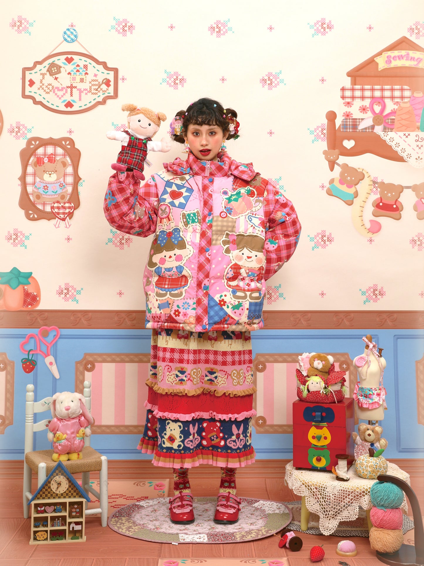 Original design, pink, warm hooded jacket, 90% white duck down filling.