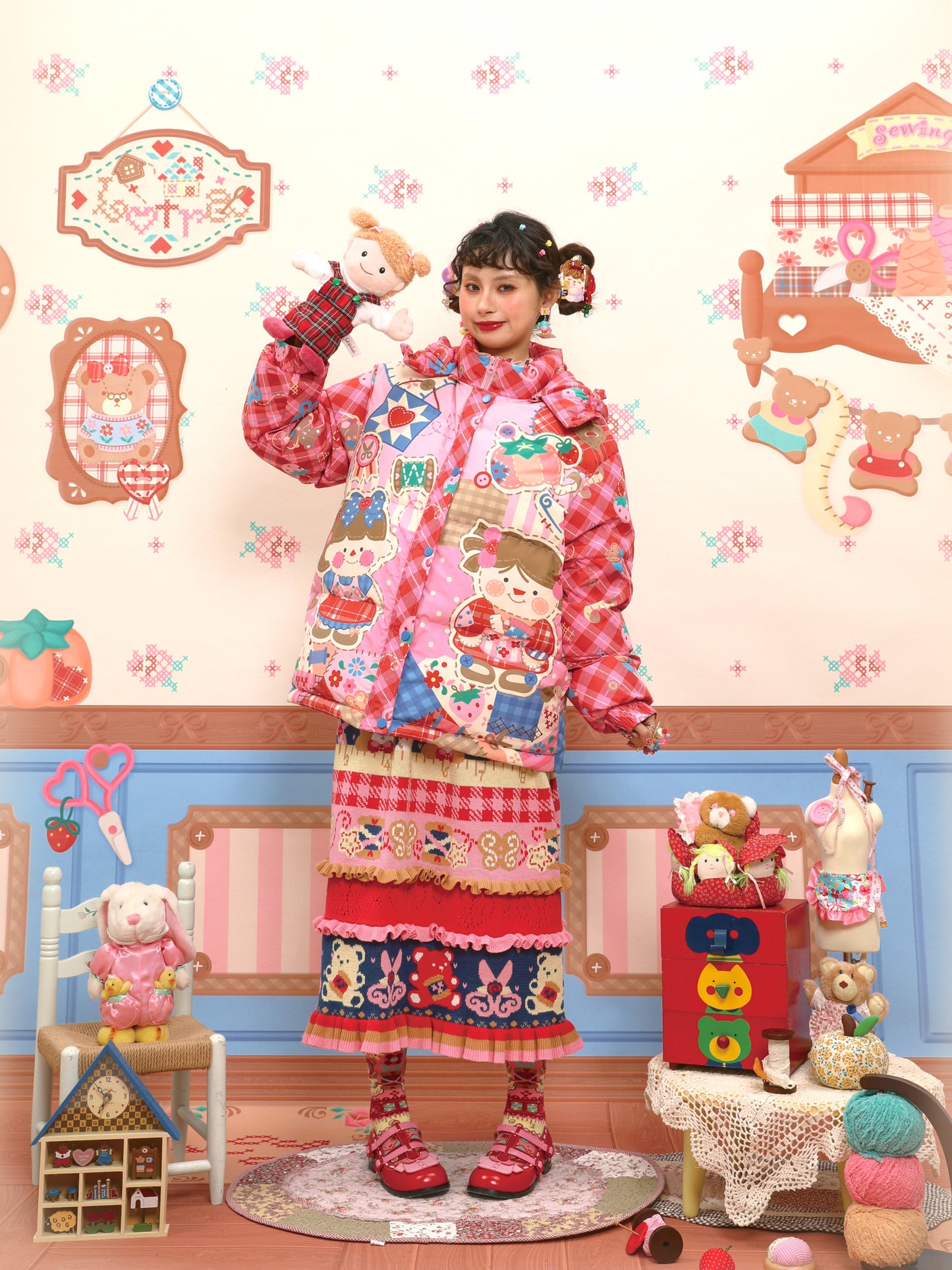 Original design, pink, warm hooded jacket, 90% white duck down filling.