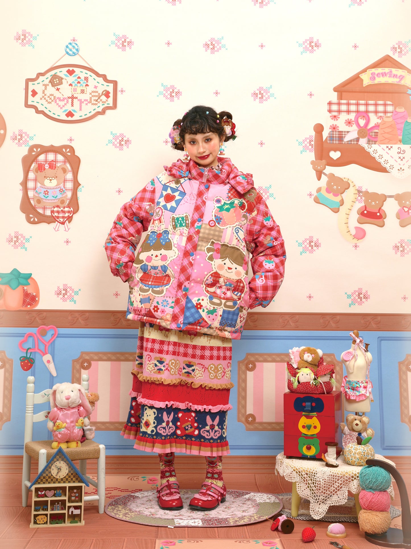 Original design, pink, warm hooded jacket, 90% white duck down filling.